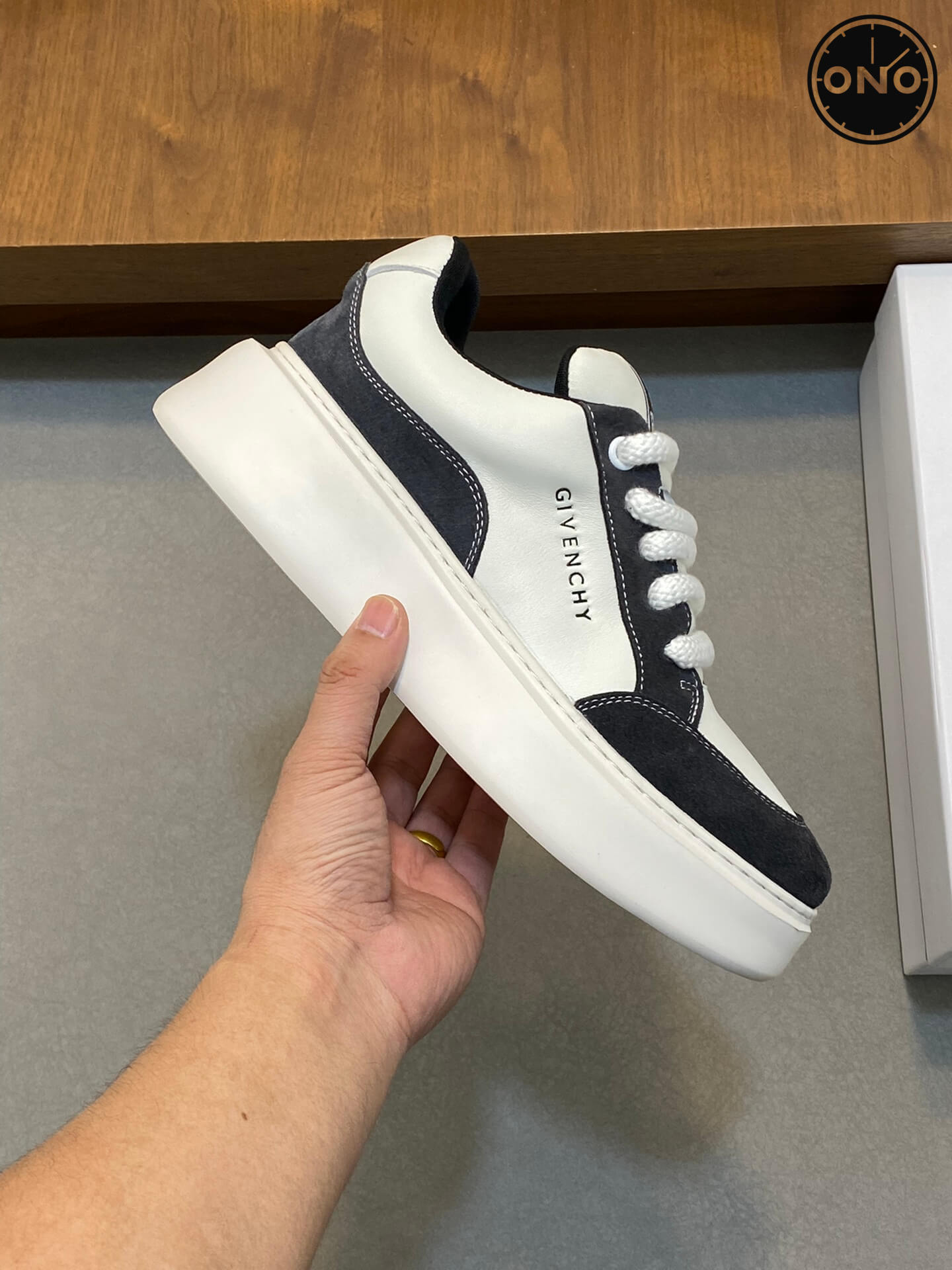Givenchy_71_4.jpg