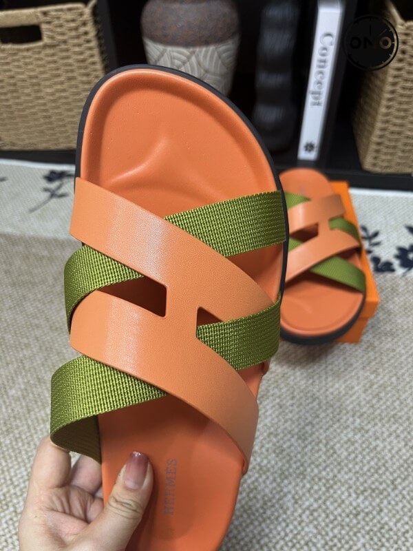 Hermes-Slippers_5_6.jpg