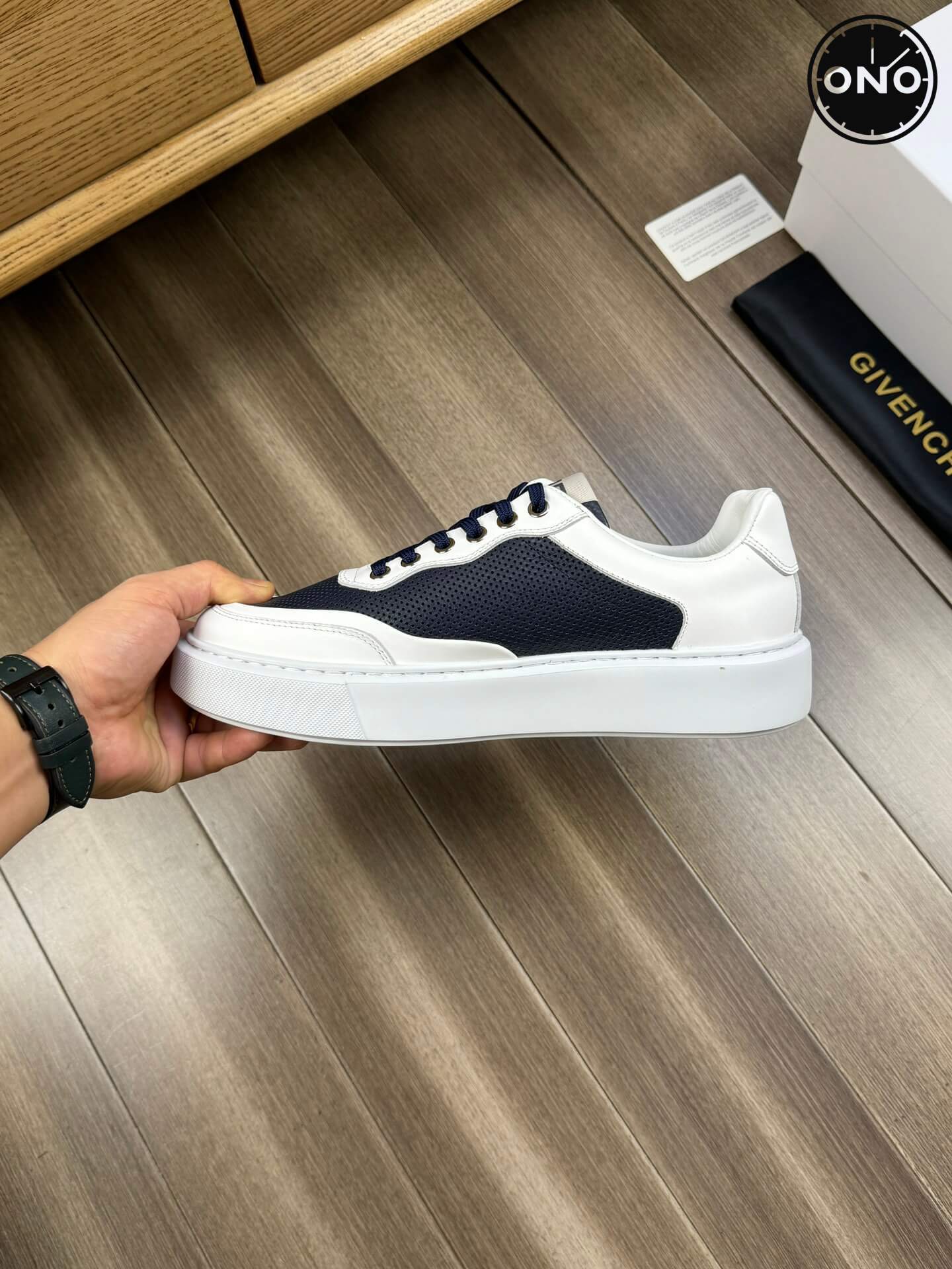 Givenchy_107_5.jpg