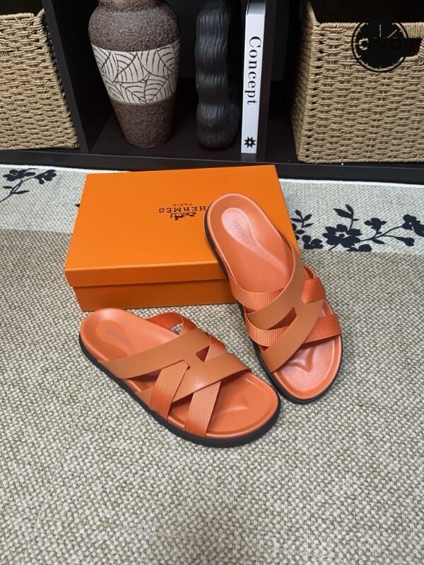 Hermes-Slippers_2_2.jpg