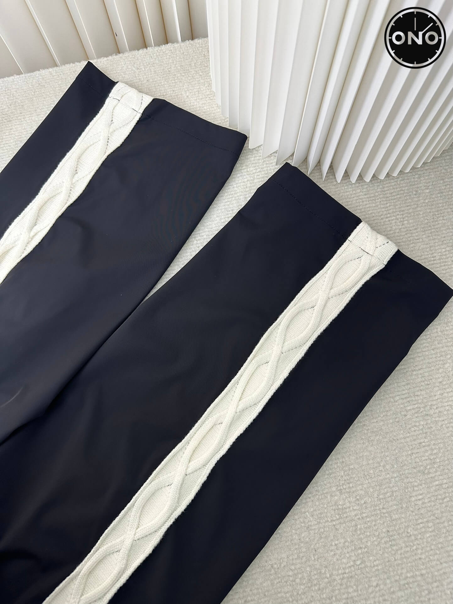 LV_Trousers_1_8.jpg