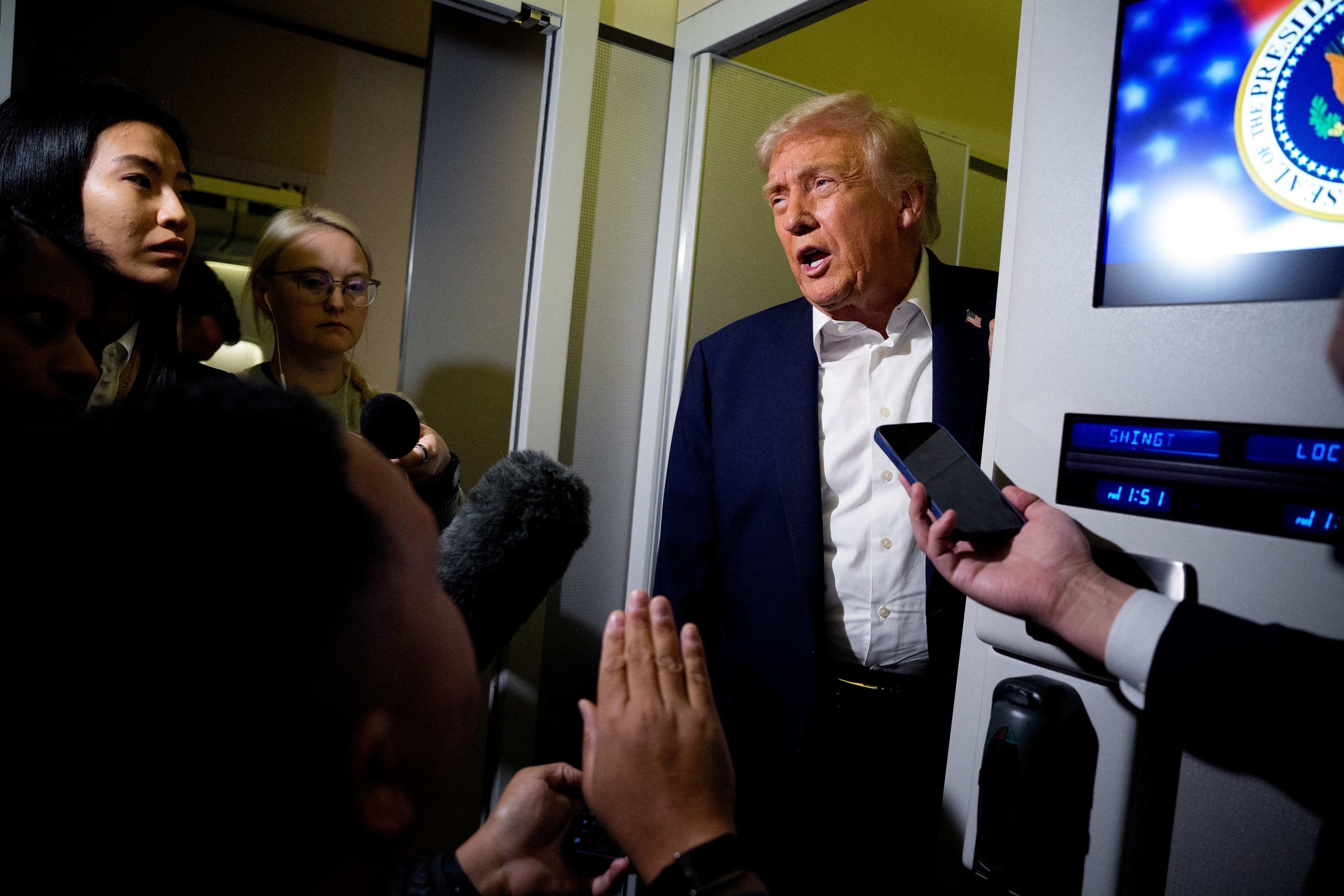 特朗普启程访问亚洲