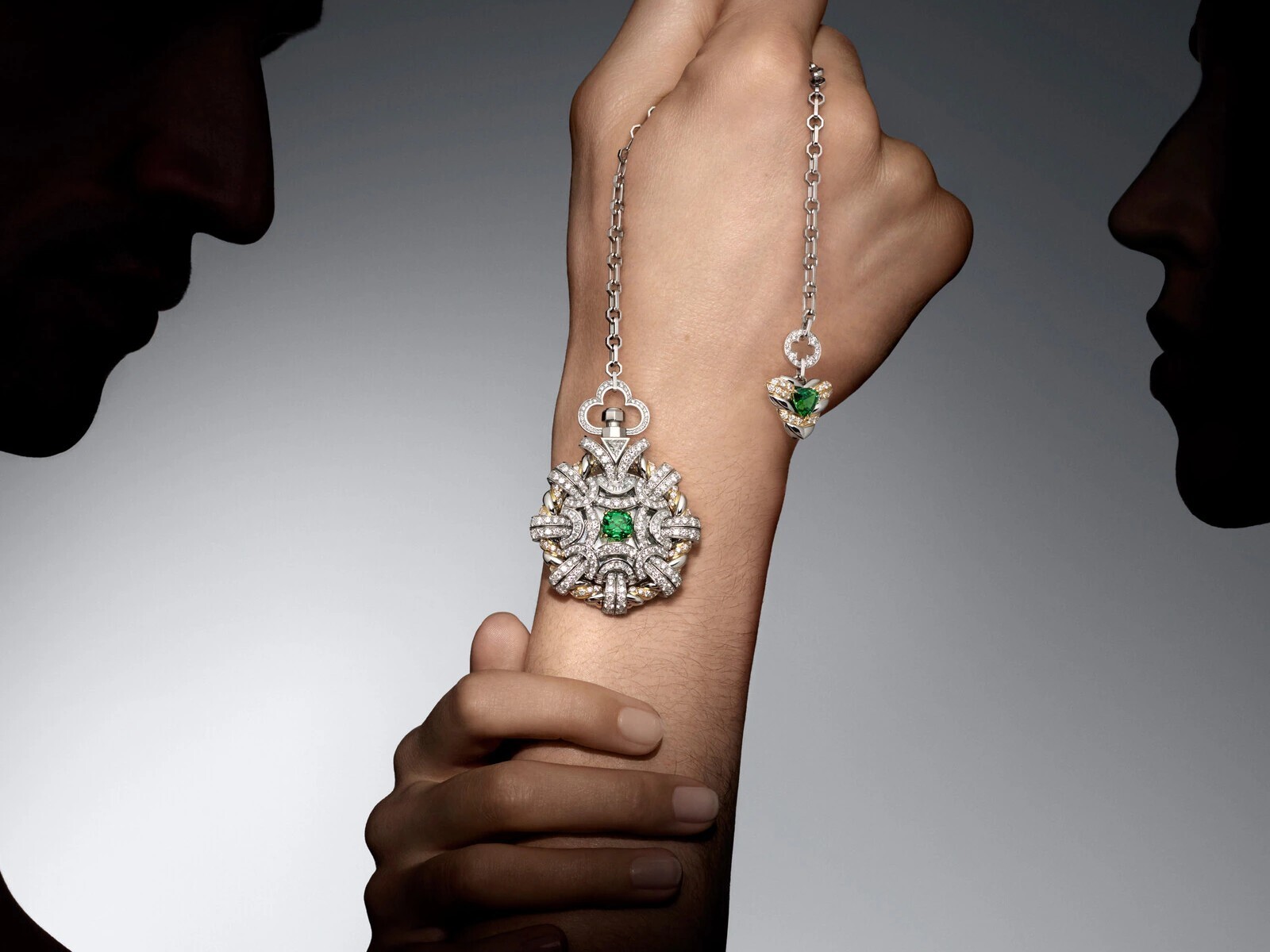 Louis Vuitton 路易威登 Phenomenal 沙弗莱石怀表(图2)