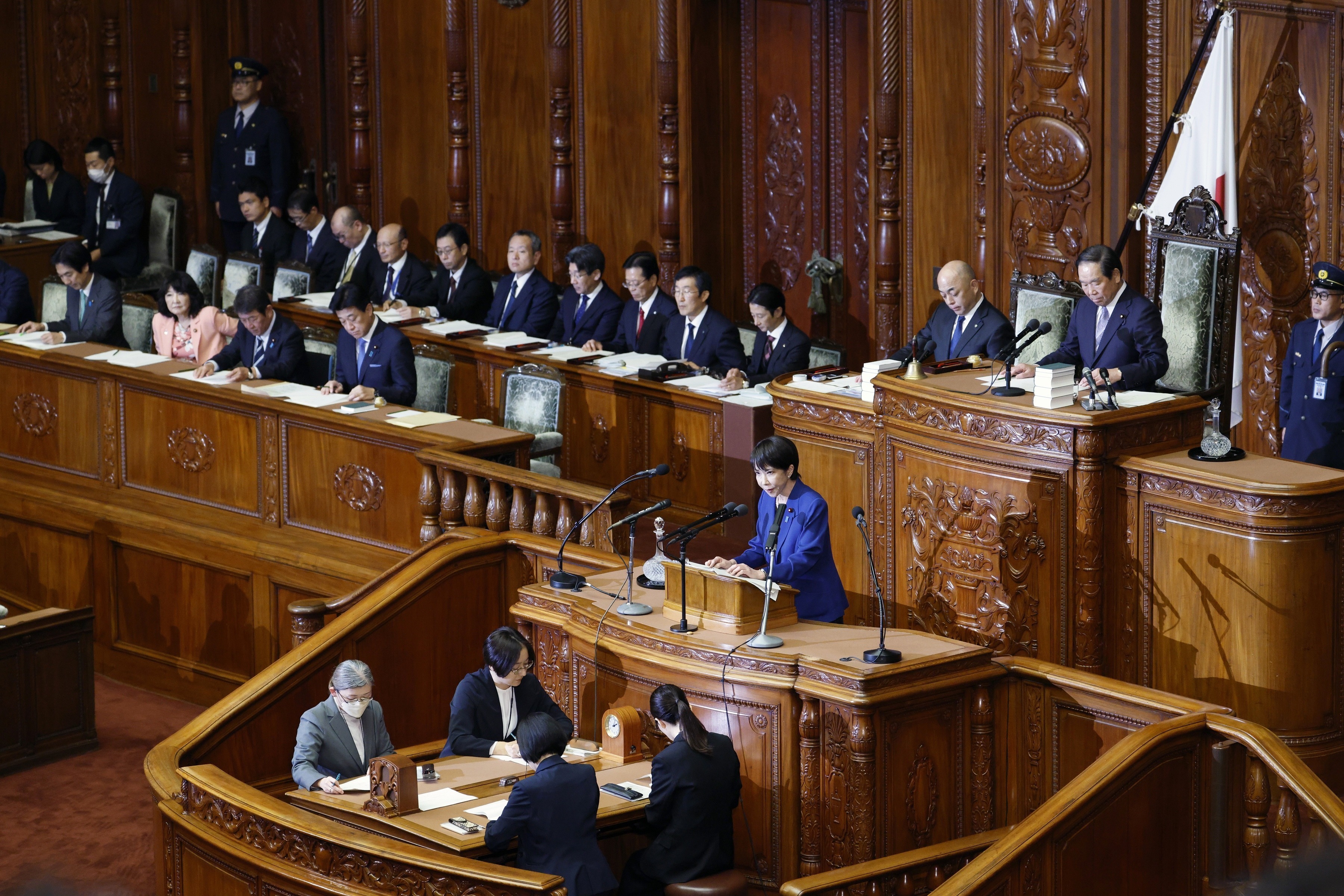 高市早苗首次施政演说