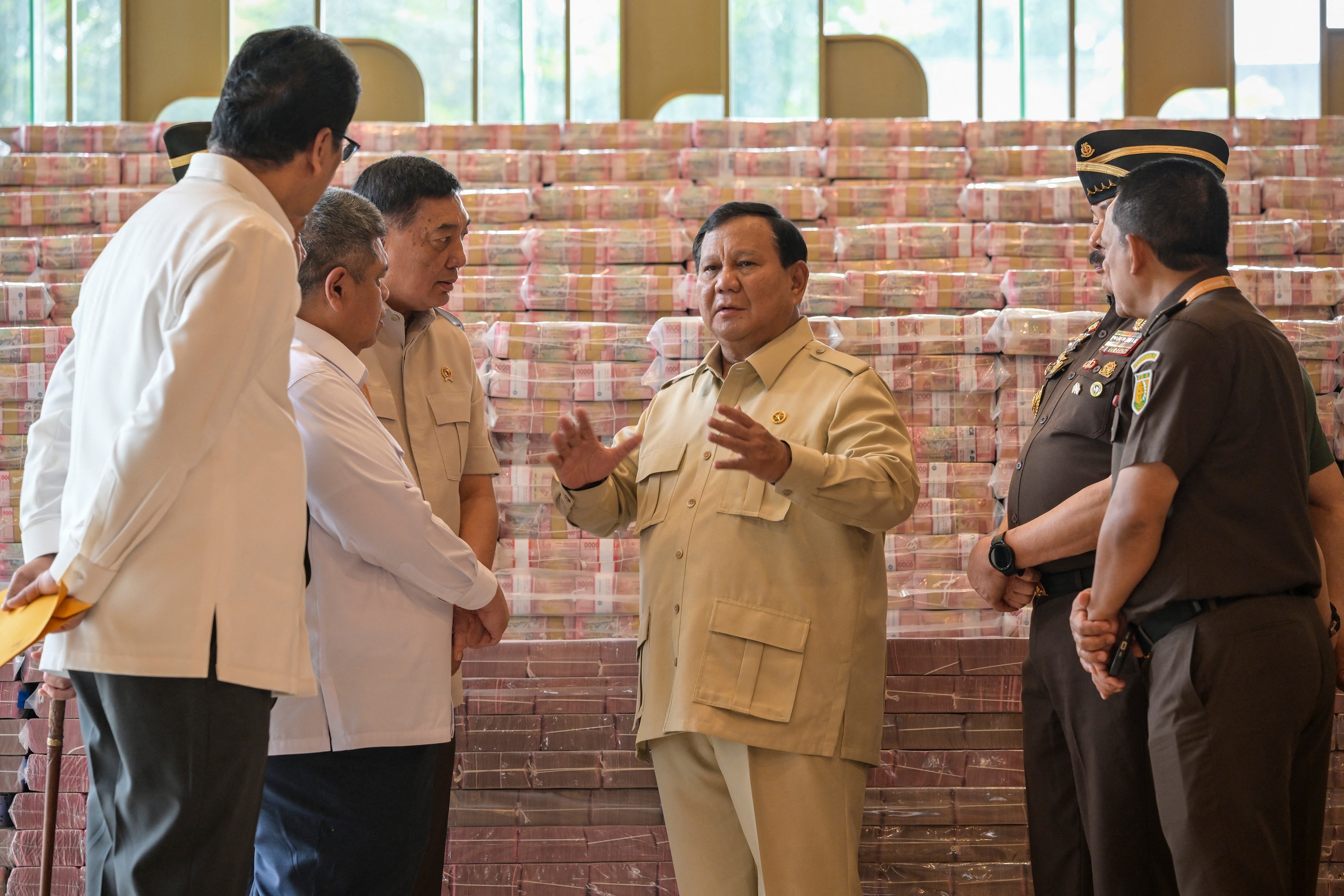 印尼法院移交腐败案赃款