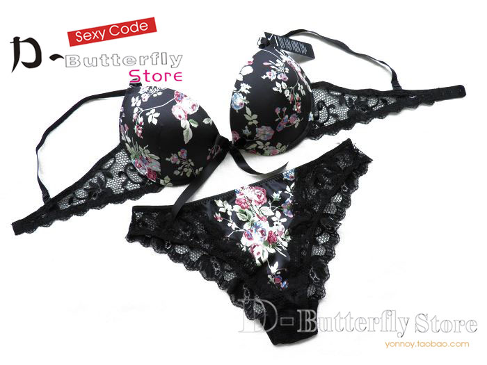 Комплект нижнего белья OTHER 9075 406 OTHER / Other OTHER / Other S, М, L, XL Плавки Обычная 3/4 Верх тонкий, низ толстый Съемные бретели Застёжка сзади Нет вкладок На косточках V-образный вырез Эффект "пуш-ап" Полиэстер Хлопок Лайкра Бутоньерки Кружево Лето Для молодых девушек Роскошный и благородный стиль