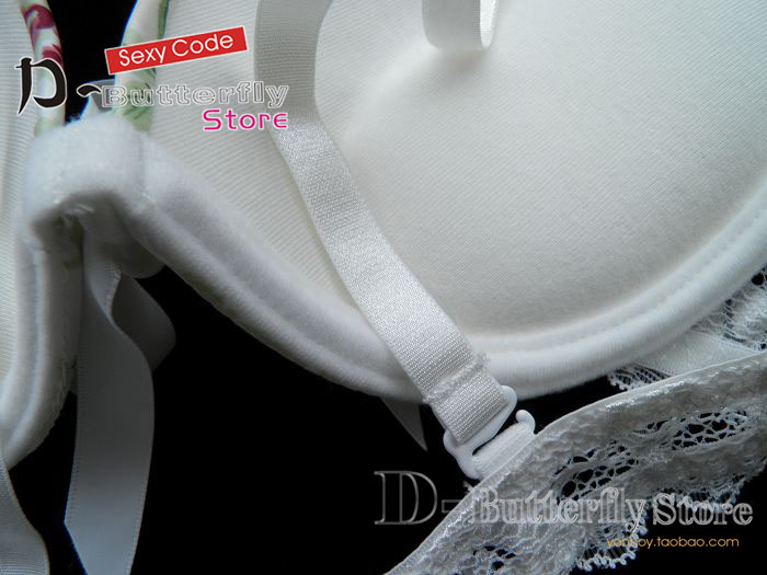 Комплект нижнего белья OTHER 9075 406 OTHER / Other OTHER / Other S, М, L, XL Плавки Обычная 3/4 Верх тонкий, низ толстый Съемные бретели Застёжка сзади Нет вкладок На косточках V-образный вырез Эффект "пуш-ап" Полиэстер Хлопок Лайкра Бутоньерки Кружево Лето Для молодых девушек Роскошный и благородный стиль
