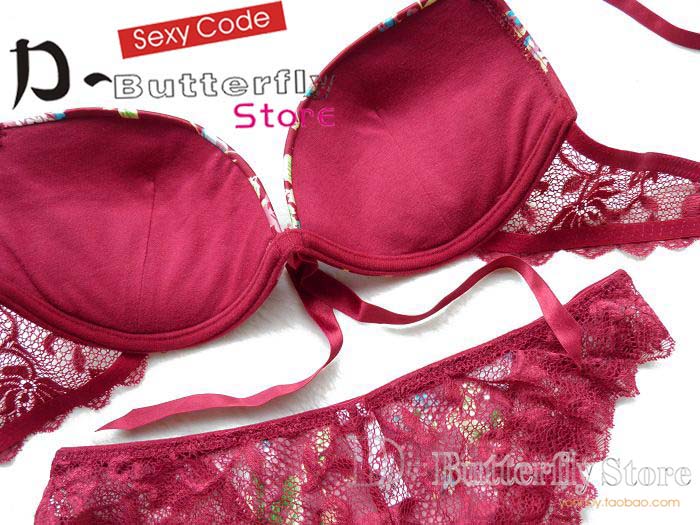 Комплект нижнего белья OTHER 9075 406 OTHER / Other OTHER / Other S, М, L, XL Плавки Обычная 3/4 Верх тонкий, низ толстый Съемные бретели Застёжка сзади Нет вкладок На косточках V-образный вырез Эффект "пуш-ап" Полиэстер Хлопок Лайкра Бутоньерки Кружево Лето Для молодых девушек Роскошный и благородный стиль