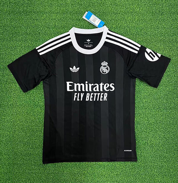 25-26-real-madrid-goalkeeper-black-football-jersey-324.jpg