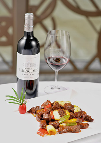 X.O酱吉品牛肉搭配Chateau Pedesclaux Pauillac AC Grand Cru Classe 2011