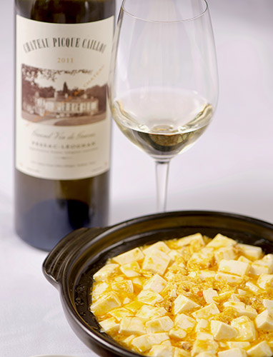蟹粉豆腐搭配Chateau Picque Caillou Blanc Pessac Leognan AC, 2011