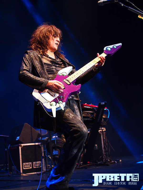 \u5486\u54ee\uff01\u4e0d\u706d\u7684\u6447\u6eda\u6597\u9b42\uff0c\u6c38\u8fdc\u7684Fire Bomber\uff01 \u798f\u5c71\u82b3\u681125\u5468\u5e74\u5de1\u5531in\u4e0a\u6d77\/\u5e7f\u5dde\uff5e\u82b3\u6811\u56fd\u738b\u7684\u9006\u88ad\uff5e - JPbeta \u591a\u5143\u5316\u65e5\u672c\u6587\u5316\u8d44\u8baf\u7ad9