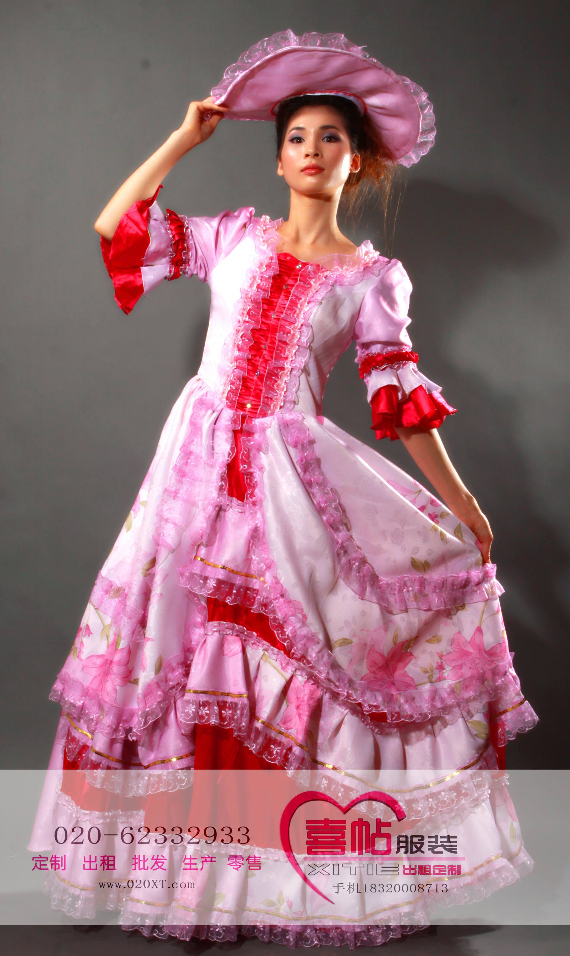 粉紫色碎花女欧洲宫廷服 国外服装出租 欧洲女宫廷装租赁