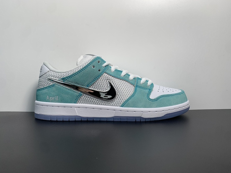 APRLSKATEBOARDS×NikeSBDunkLw耐磨透气低帮板鞋白绿。货号：FD2562-400 尺码36-47.5