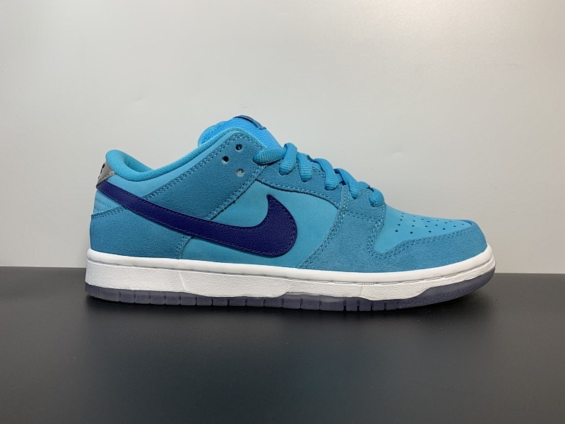 Nike Dunk SB Low Blue Furry低帮运动休闲板鞋 湖水蓝 #麂皮反毛水晶底 货号：BQ6817-400 尺码：36-47.5