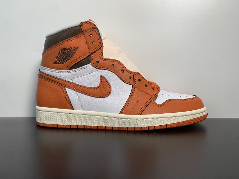 AIR JORDAN 1 RETRO HIOG 小扣碎 货号：DO9369-101 尺码36-47.5