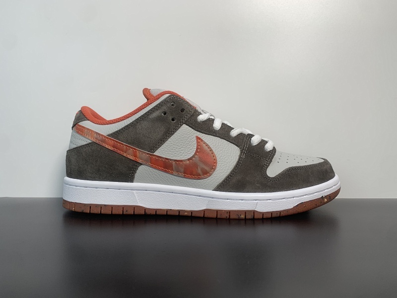 Crushed Skate Shop x Nike SB Dunk Low 涂鸦墙 货号: DH7782-001尺码：36-46