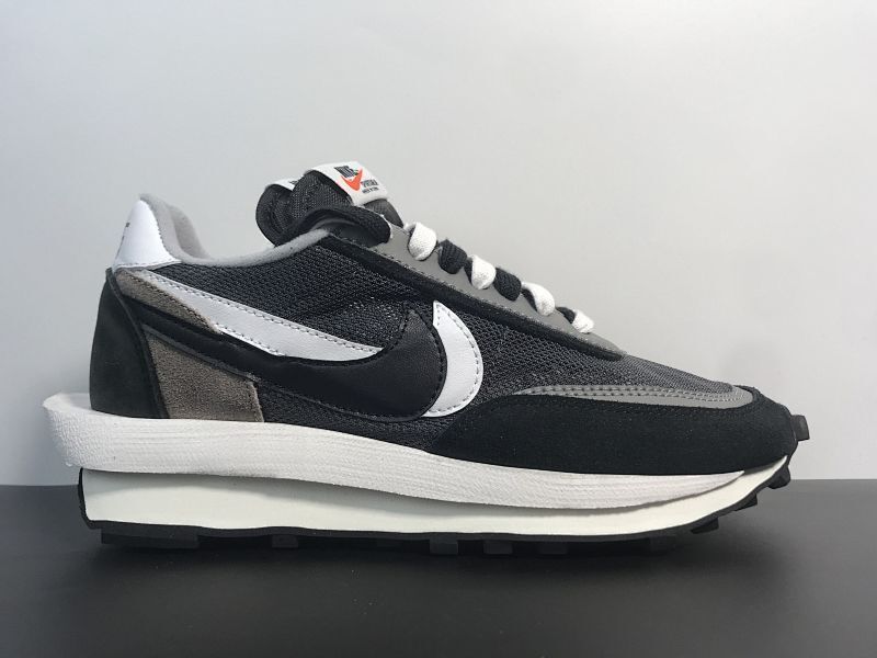 【CA20BA】Sacai x NK LVD Waffle Daybreak 联名走秀款解​构高‎端跑​鞋黑白灰36-45 货号：BV0073-001