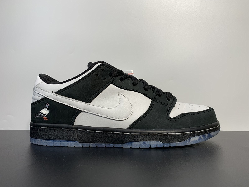 Staple x Dunk SB Low Pro OG 联名‬ 黑‮鸽白‬子熊猫 货号：BV1310-013。尺码：36-47.5