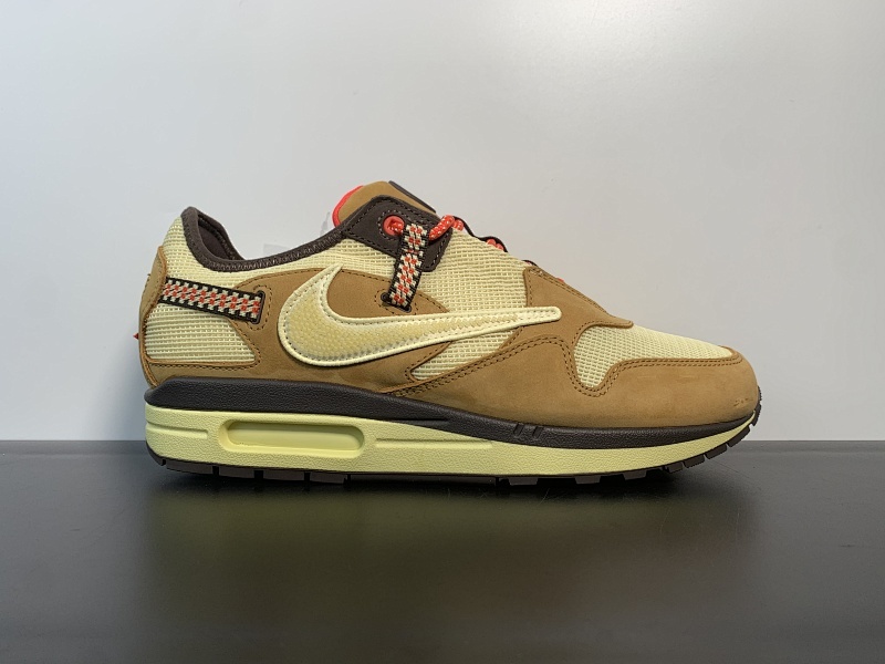 Ts x NK max1 倒钩 黄棕色 货号：DO9392-701尺码36-46