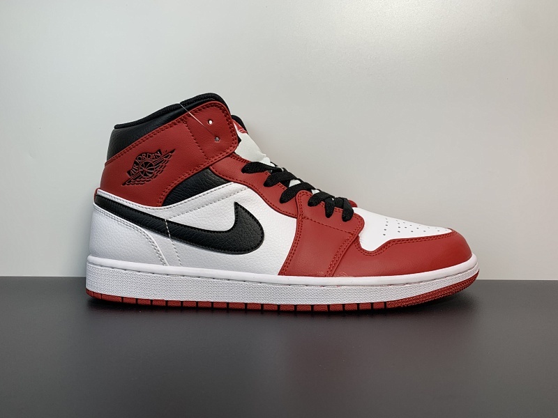 Air Jordan 1 Mid AJ1 乔1 小芝加哥 白红中帮篮球鞋 货号：554725-173  尺码：36-46