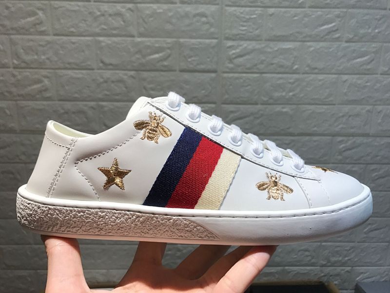 Gucci/古驰 小白鞋系列板鞋/刺绣 五星小蜜蜂 踩跟 全头层顶级软牛皮 广东代工出品 原档原标原盒 过验版 随意对比任何版本  尺码：35 36 37 38 39