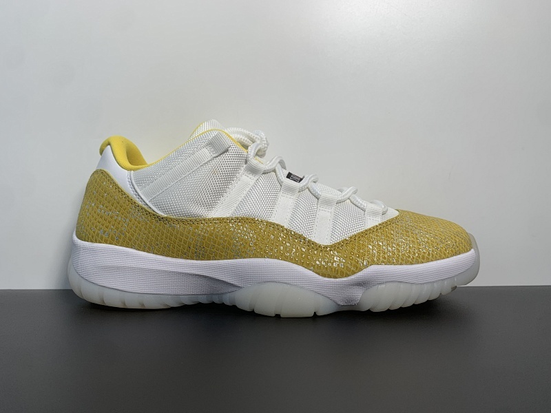Air Jordan 11 Low WMNS Yellow Snakeskin 货号：AH7860-107. 尺码：36-44.5