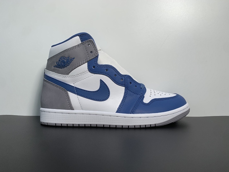 外贸版本 Air Jordan 1 High OG "True Blue" 白灰蓝 货号：DZ5485 410 尺码：40 40.5 41 42 42.5 43 44 44.5 45 46 47.5