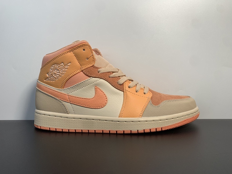 Air Jordan 1 Mid AJ1 杏橙白粉 中帮篮球鞋 DH4270-800 尺码：36-46