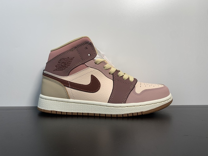 aj1烟灰紫红 红豆 mid 中帮货号：DO7440-821 尺码36-46