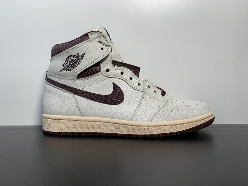 Nike Air Jordan 1 Retro High OG "White Sail/Maroon"AJ1“帆白酒红蛇纹” 码数：DO7097-100 尺码：40.5 ～47.5