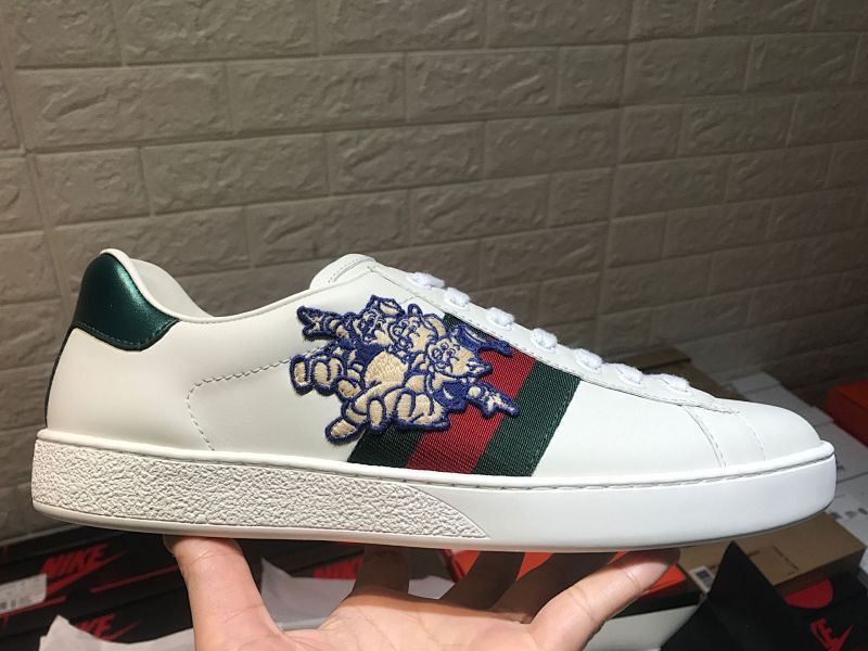 GUCCI  小白鞋三只小猪 外贸原装头层35-46偏大一码