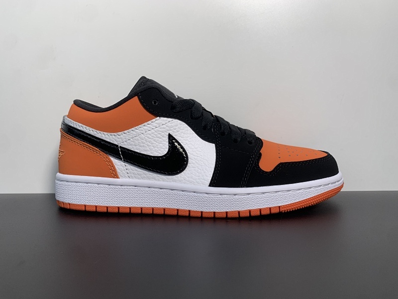 神版 Air Jordan 1 低帮 黑白橙，支持放货 一件代发！553560 128 原厂工艺 原厂成型技术 原厂折边 品控 价格 绝对炸翻市场欢迎比价 尺码：36-47.5 全码出货