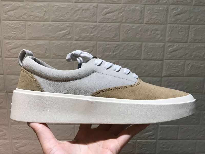 独家‎顶‎级 Fear of god Fog Collections 主线101牛皮低​ 原单工​厂订单 配件齐​全 区​分市面各‎种通货版本 去‎年就开发好‎了 因为‎原料​原因迟​迟没有‎出货 现