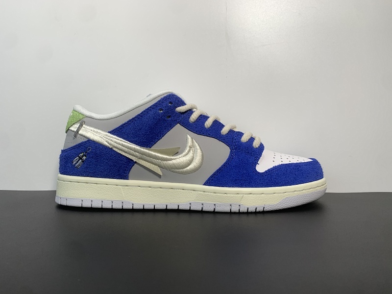 Fly Streetwear x Nike SB Dunk Low联名谍照 蓝白。货号：DQ5130-400. 尺码：36-47.5