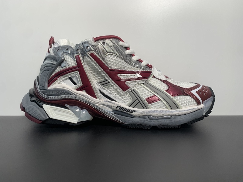 总裁版 巴黎世家 工厂优势放货 巴黎7代Track  灰白红 该有的材料配置、做工工艺和配套配件全部拉满！货量足，放心推，售后少！ 尺码：35～46