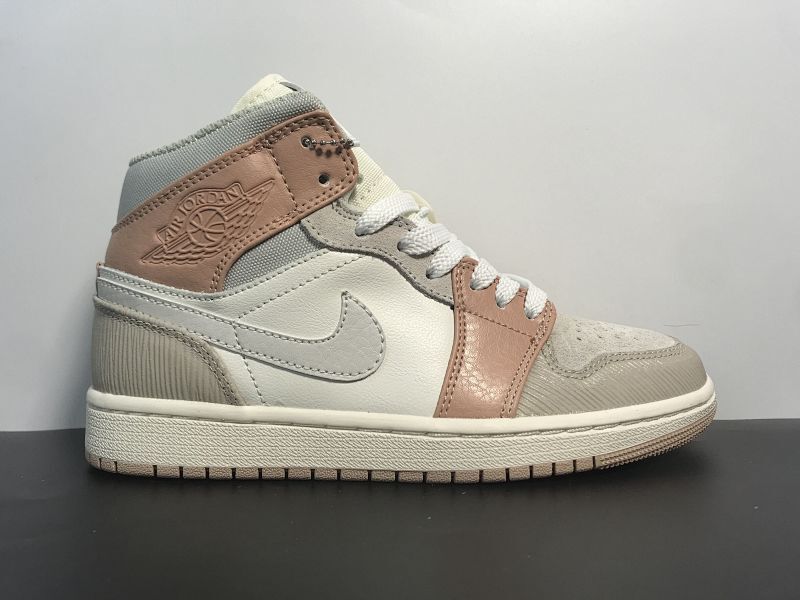 【BA80BA】耐克 Nike Air Jordan 1 Mid AJ1 中帮系列  卡其米兰浅灰米白拼接乳白中帮  货号：CV3044-100 尺码：36～45