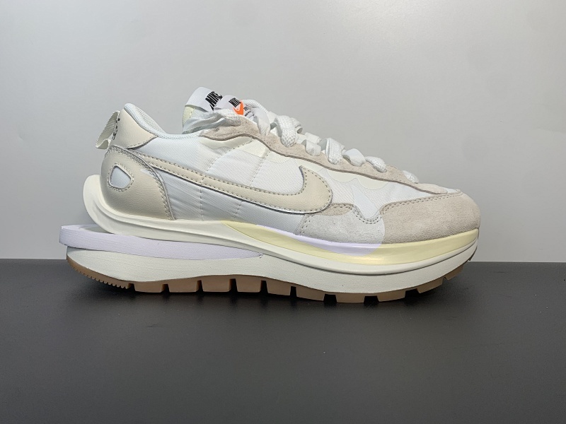 Sacai x Nike VaporWaffle"Sail" 灰白色 货号：DD1875-100 尺码：36-45