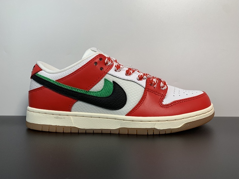 耐克双钩白红黑 Frame Skate x Nike SB Dunk Low Habibi 联名板鞋。货号：CT2550-600 尺码：36-46