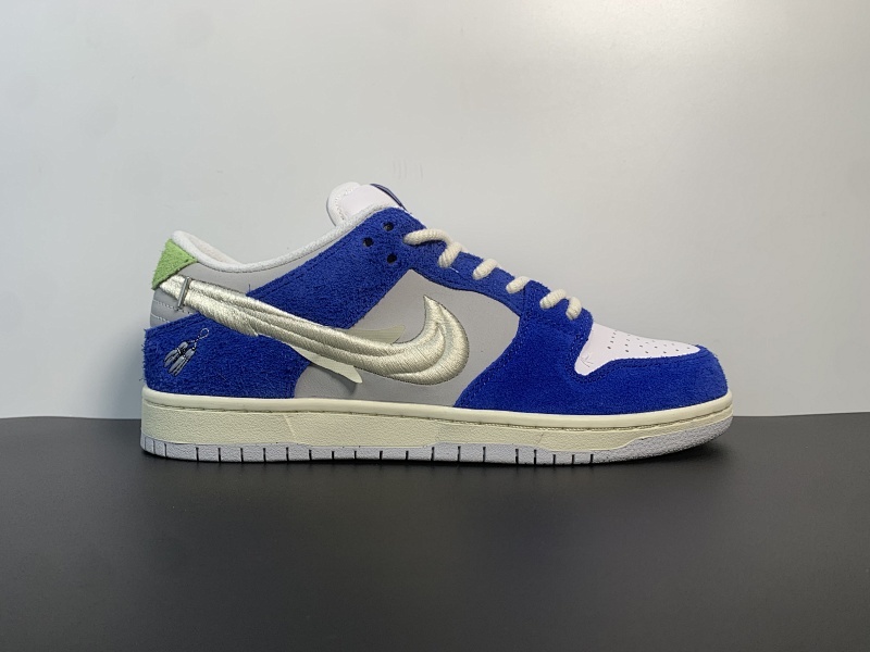 Fly Streetwear x Nike SB Dunk Low联名谍照 蓝白。货号：DQ5130-400. 尺码：36-47.5