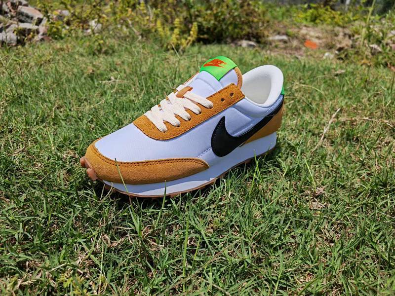 95元 Nike Daybreak 耐克 破晓系列华夫40周年限定 1979周年顺风复古轻量跑鞋 货号：CK2351-700  尺码:36-45