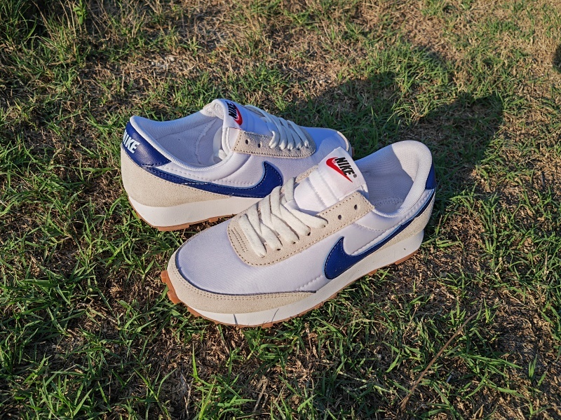 95元 Nike Daybreak 耐克 破晓系列华夫40周年限定 1979周年顺风复古轻量跑鞋 货号：CK2351-012 尺码：36-44