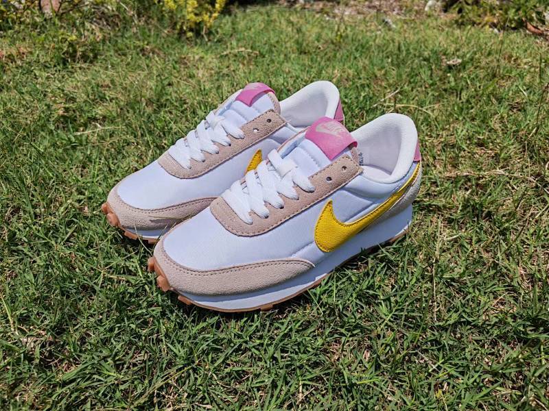 95元 Nike Daybreak 耐克 破晓系列华夫40周年限定 1979周年顺风复古轻量跑鞋 货号：CK2351-200 尺码：36-44