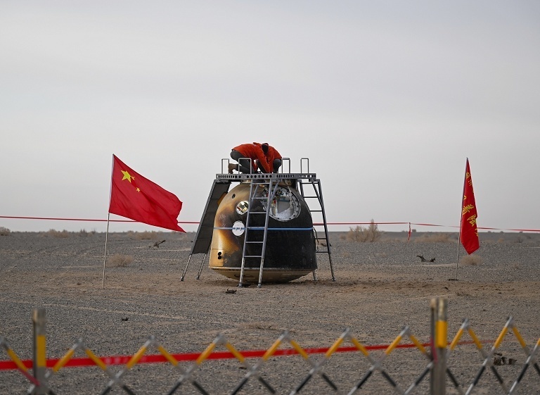 神舟二十号飞船返回地球