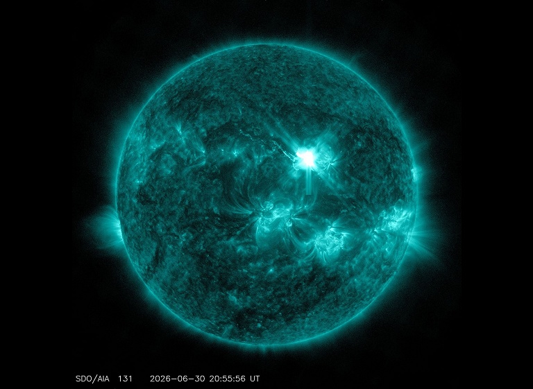 太阳爆发X1.1级耀斑