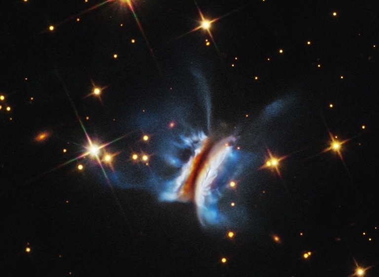 哈勃观测最大原行星盘