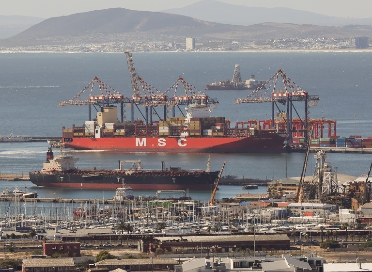 霍尔木兹海峡航运中断