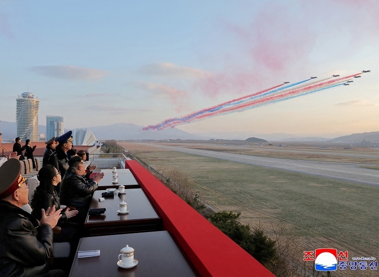 朝鲜空军成立80周年