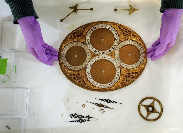 世界第一台航海钟修复