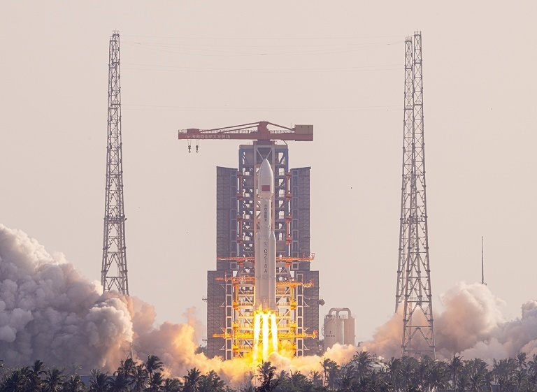 长征八号甲发射互联网卫星